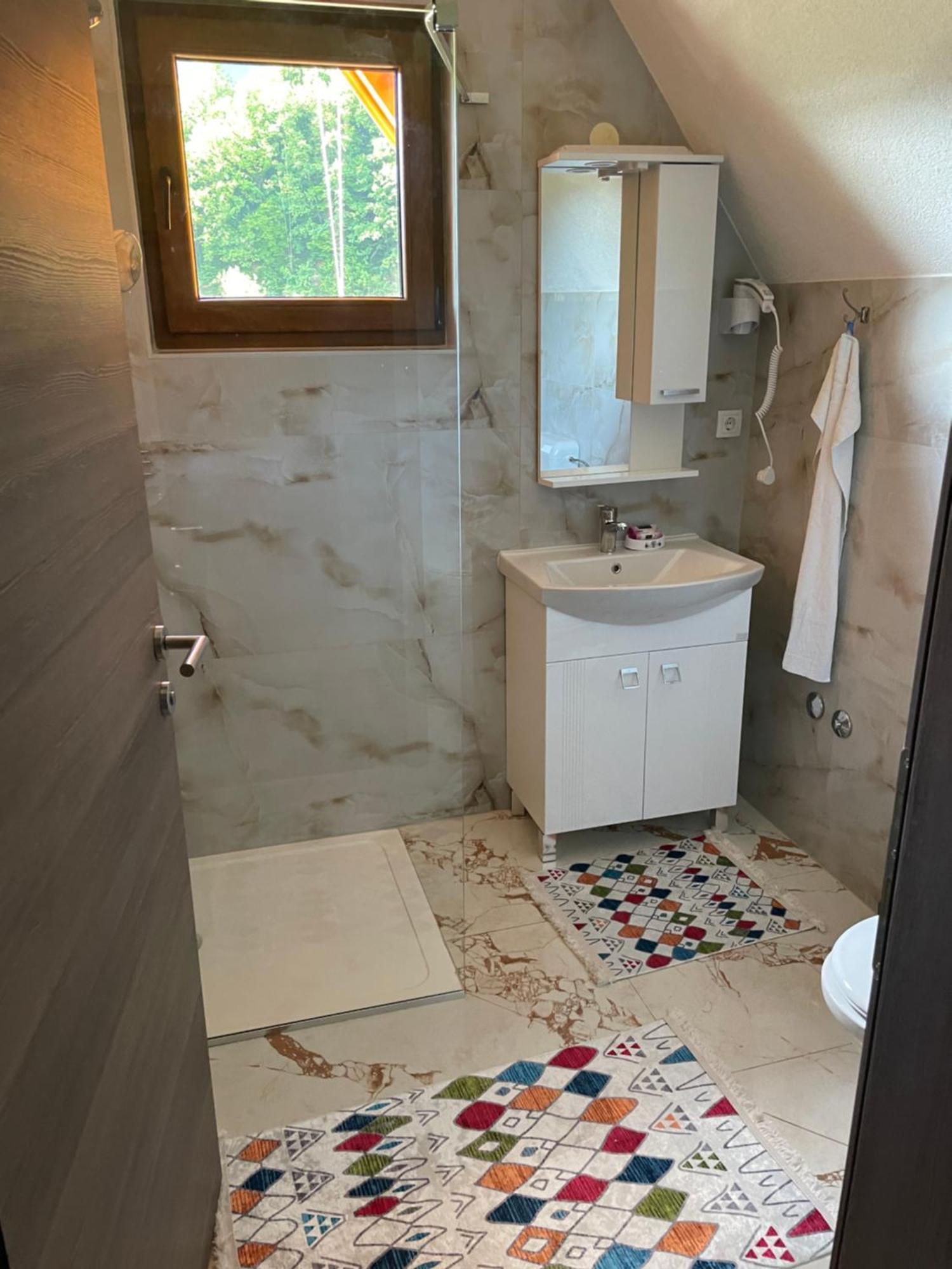 Bungalow House - 5 Rooms Zolaci Bagian luar foto