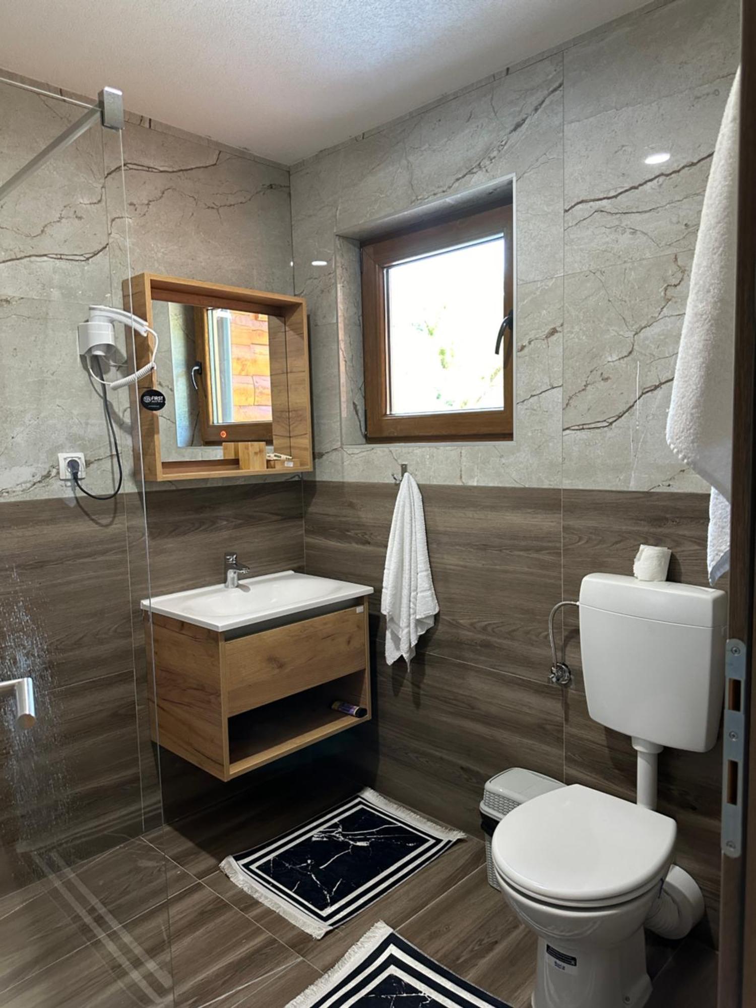 Bungalow House - 5 Rooms Zolaci Bagian luar foto