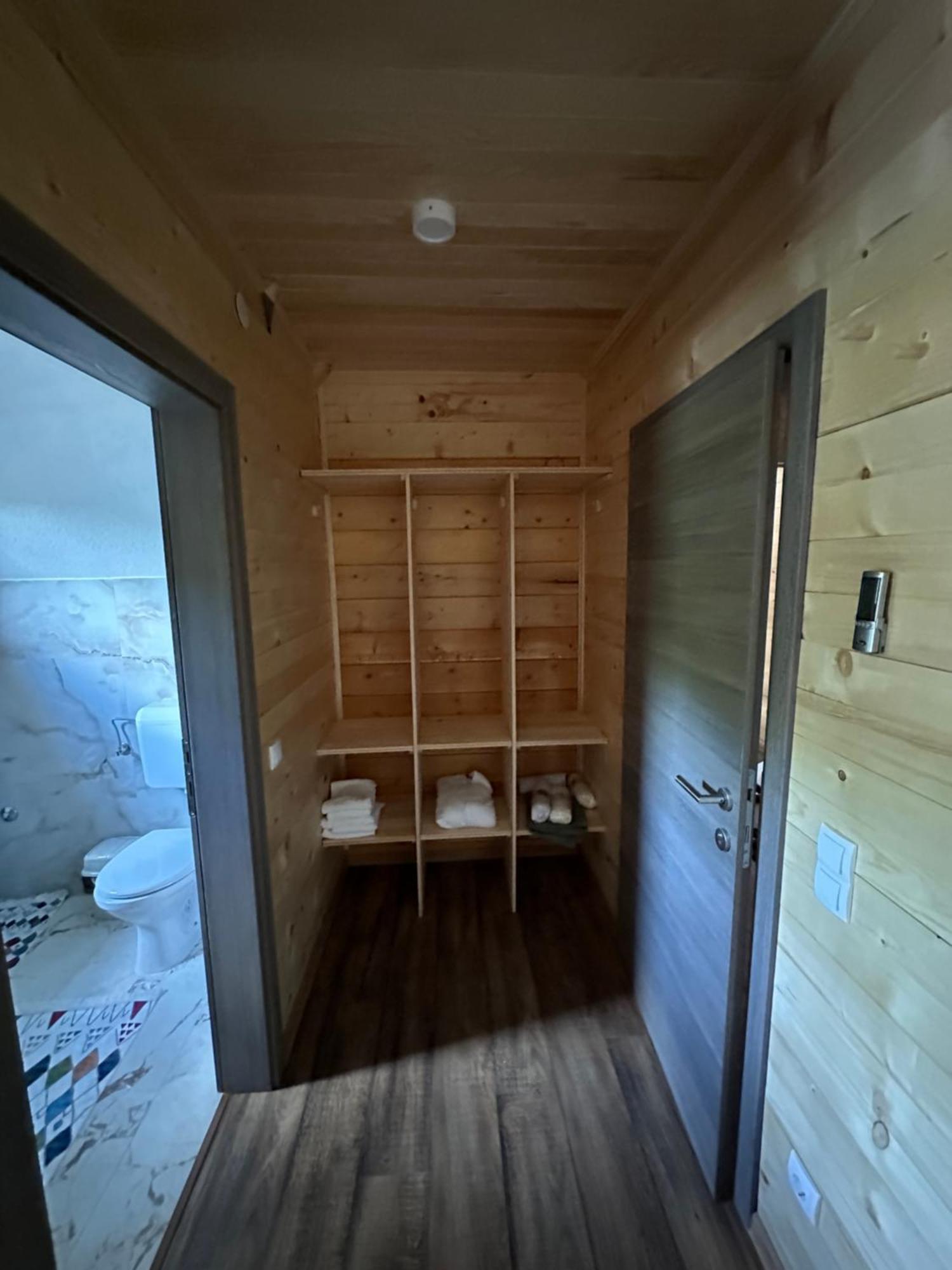 Bungalow House - 5 Rooms Zolaci Bagian luar foto